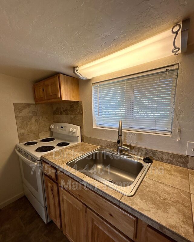 621 1/2 6th Street property image