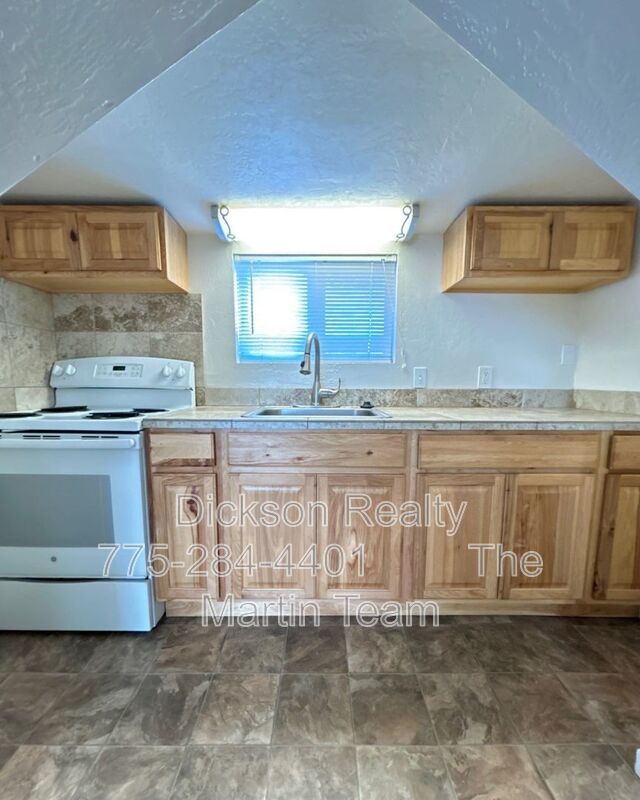 621 1/2 6th Street property image