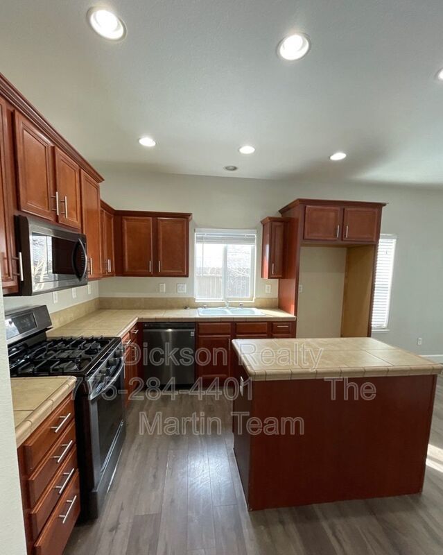 5055 Coggins Rd property image