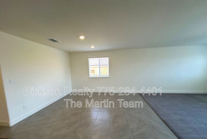 963 Cascade Range Drive property image