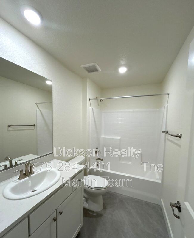 963 Cascade Range Drive property image