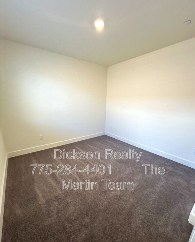 963 Cascade Range Drive property image
