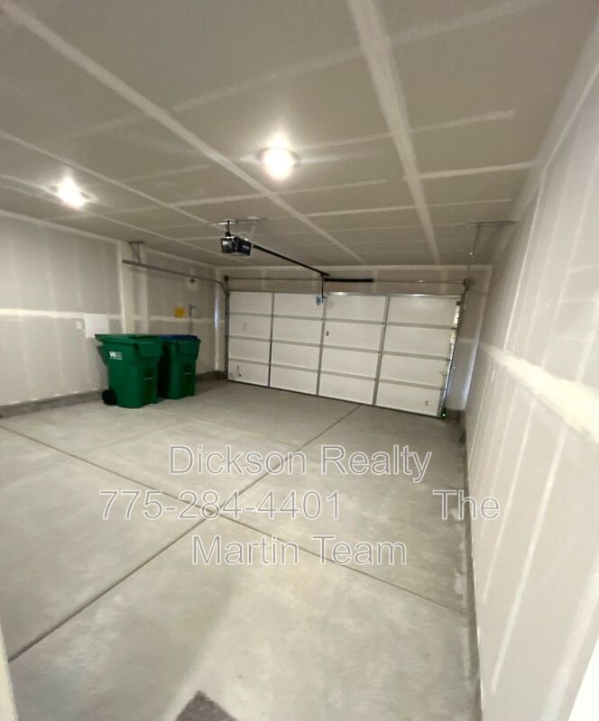 963 Cascade Range Drive property image