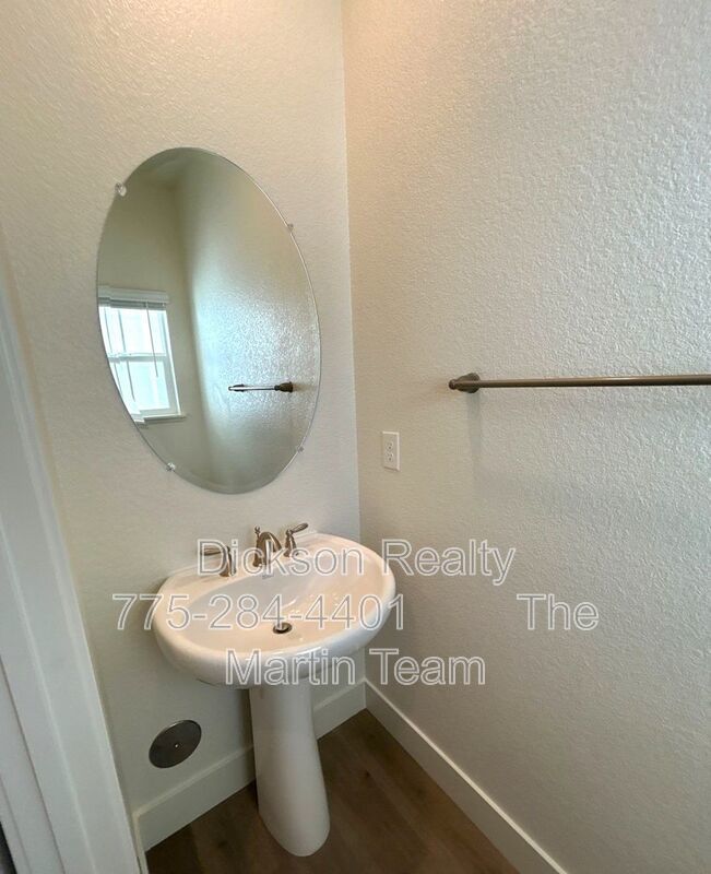 1998 Silicone Drive property image