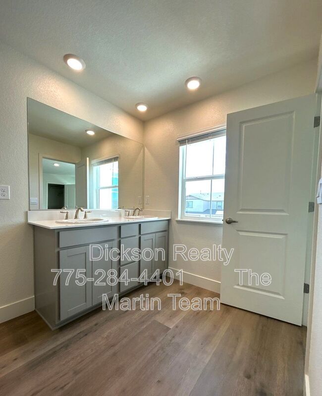 1998 Silicone Drive property image