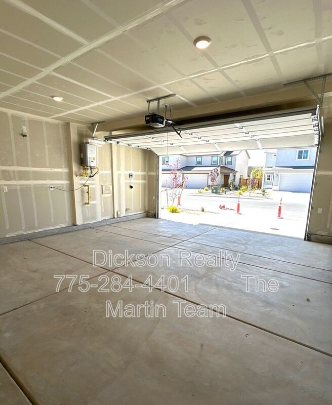 1998 Silicone Drive property image