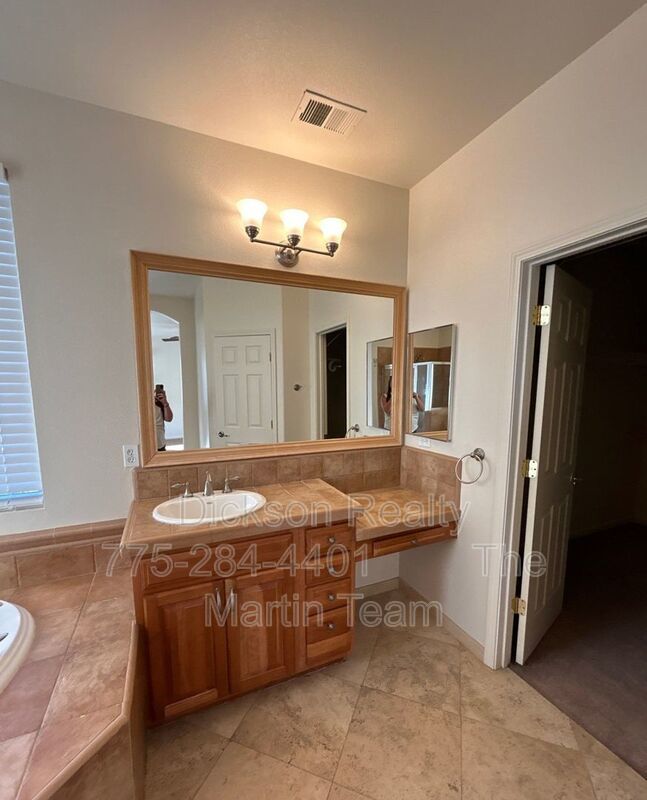 2929 Astronomer Way property image