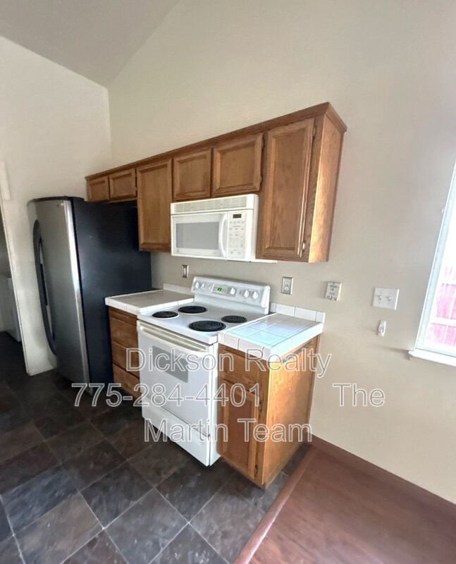 250 Emigrant property image