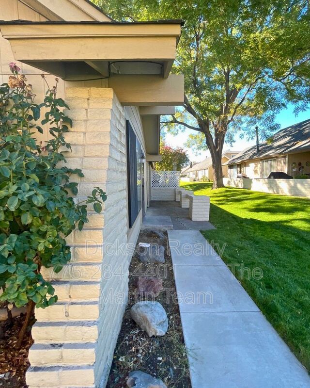 1664 Manchester Wy property image