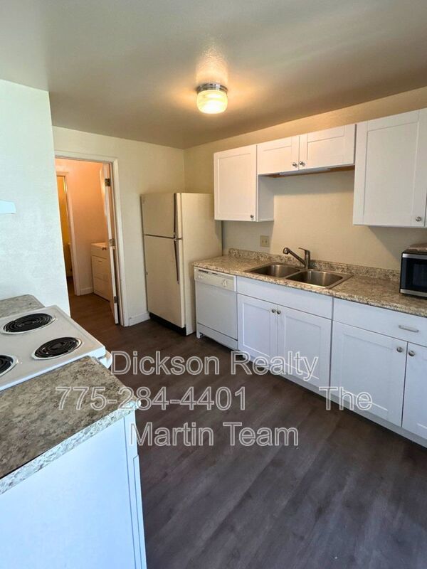 1664 Manchester Wy property image