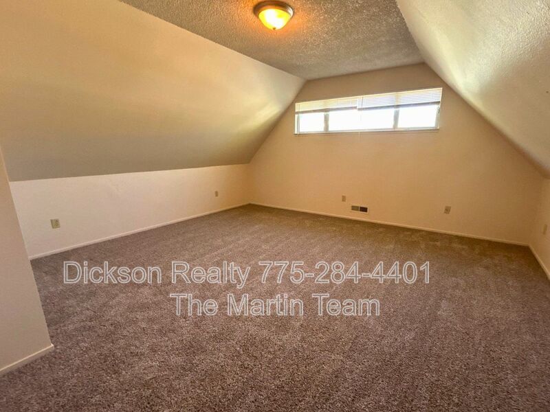 2455 Kings Row property image