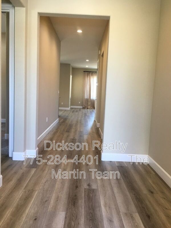 306 Commodore Dr property image