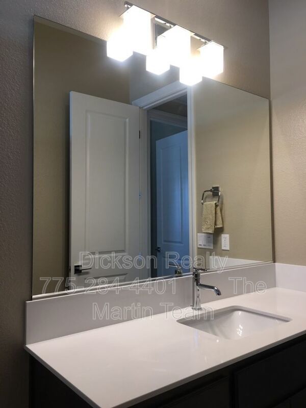 306 Commodore Dr property image