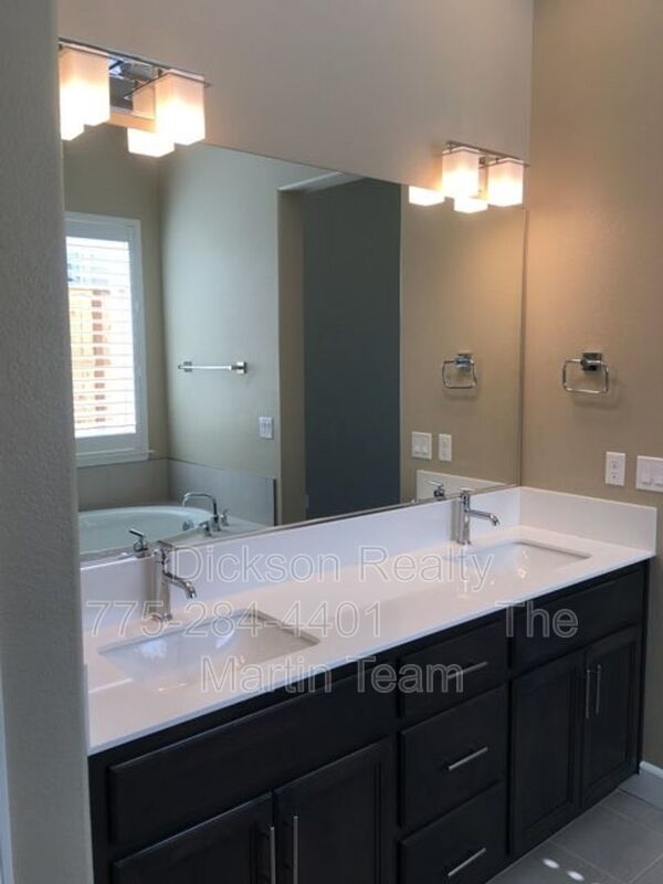 306 Commodore Dr property image