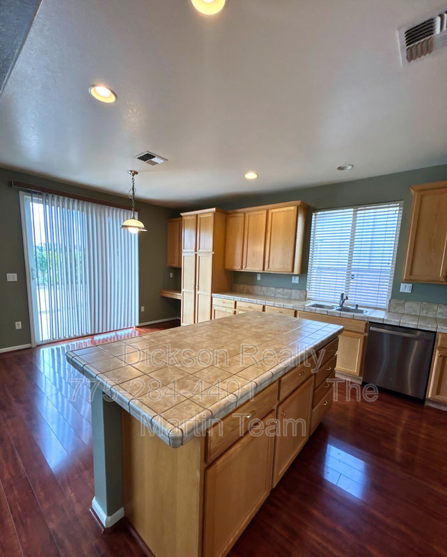 10687 Fire Poppy Circle property image