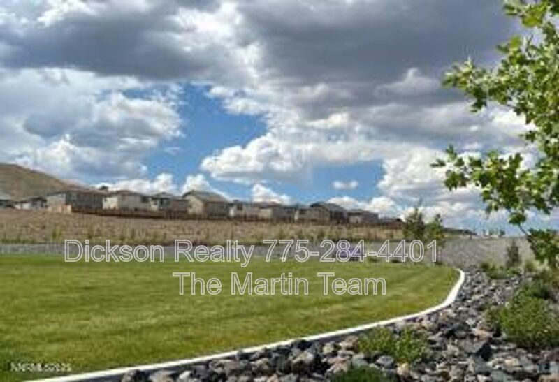 963 Cascade Range Drive property image