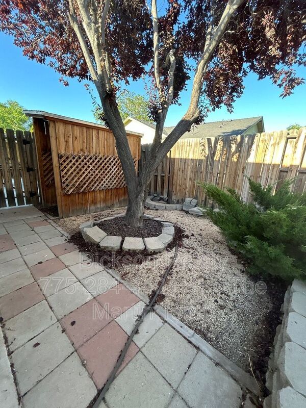 559 Nader Wy property image