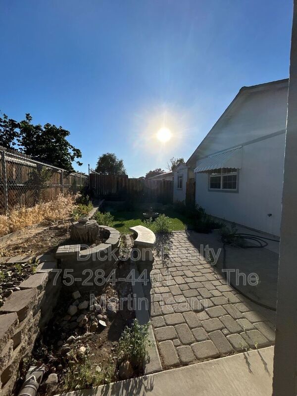 559 Nader Wy property image