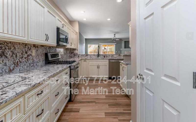 971 Iris Lane property image