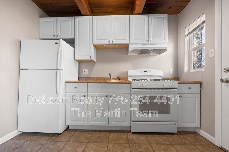 695 Denslowe Dr Unit B property image