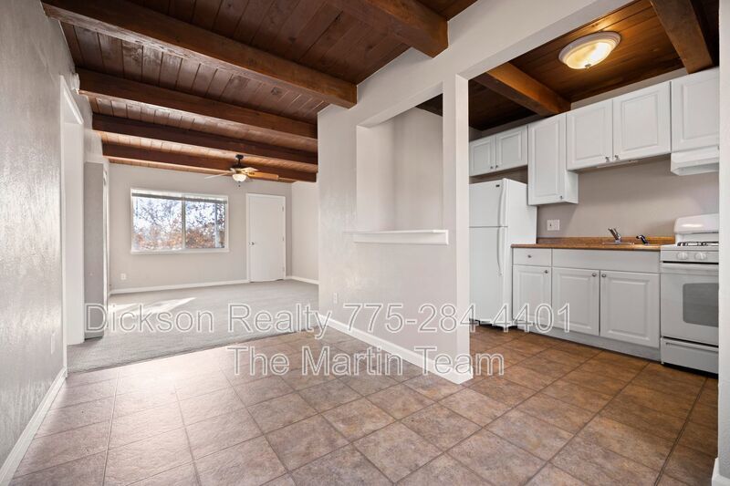 695 Denslowe Dr Unit B property image